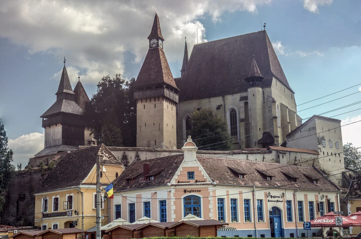 Die evangelische Kirche in Birthälm von außen