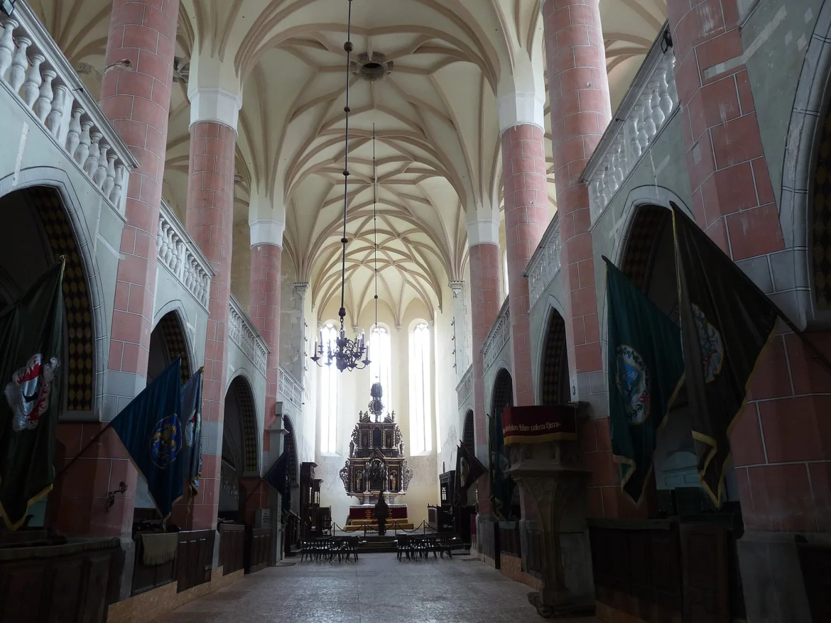 Innenraum der evangelischen Kirche in Bistritz