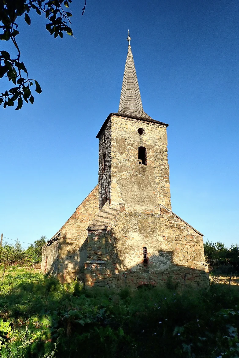 Die evangelische Kirche in Burgberg von außen