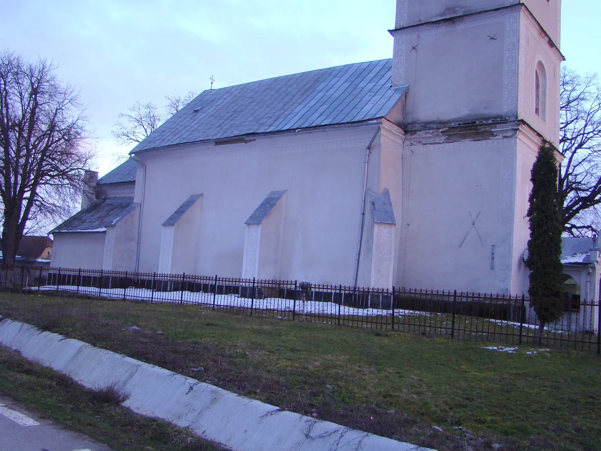 Die evangelische Kirche in Deutsch-Budak von außen