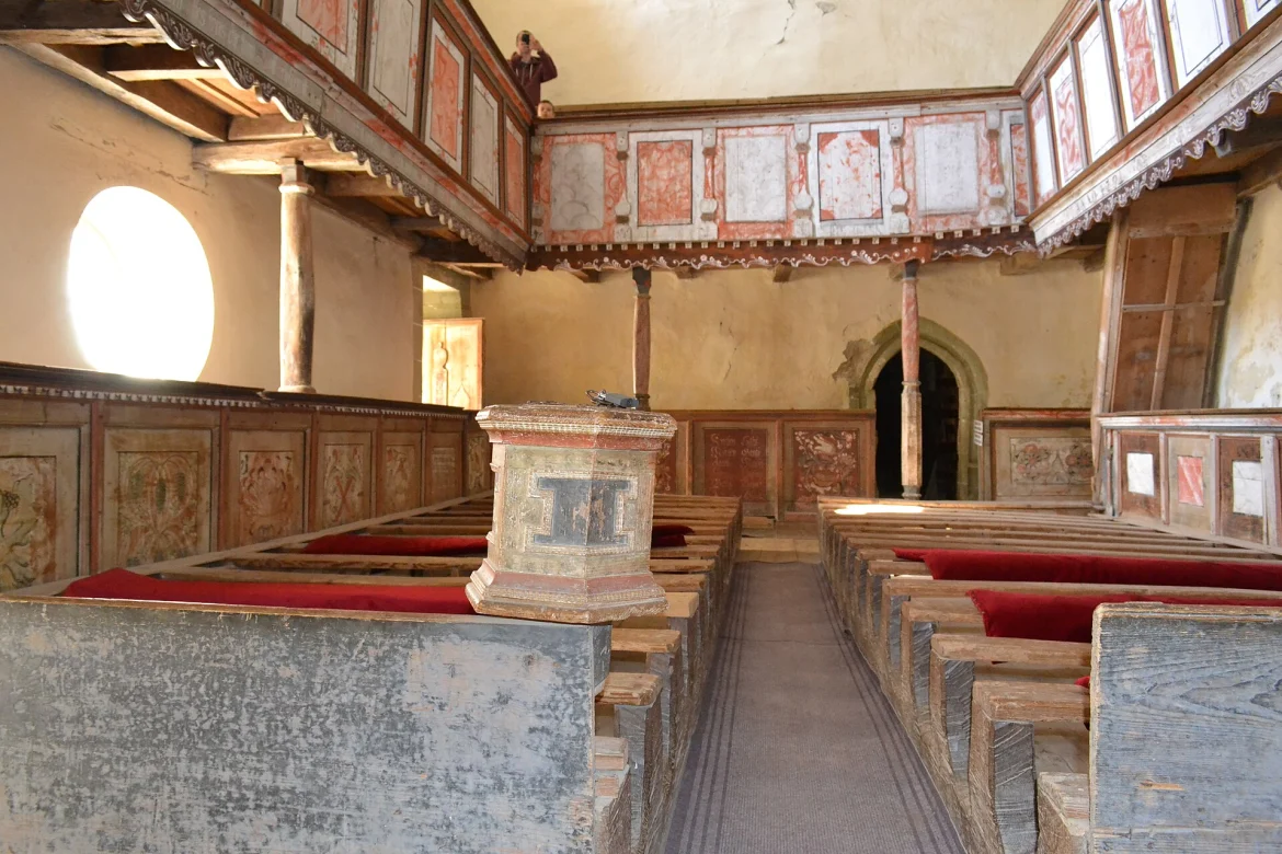 Innenraum der evangelischen Kirche in Deutsch-Weißkirch
