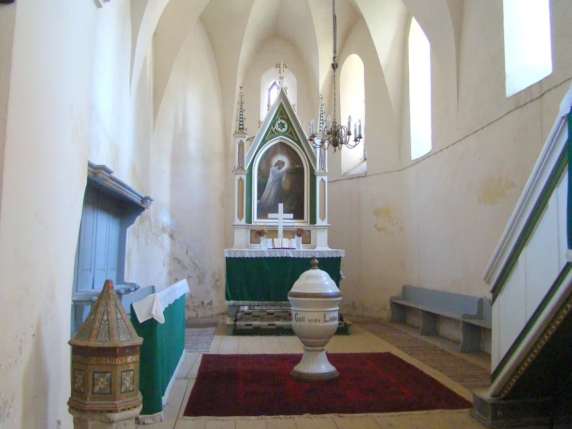 Innenraum der evangelischen Kirche in Dunesdorf