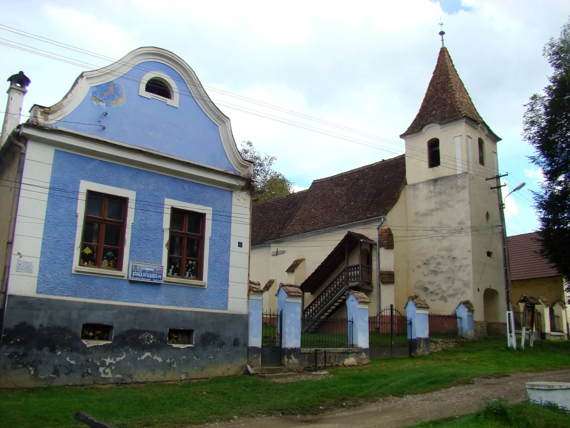 Die evangelische Kirche in Felsendorf von außen