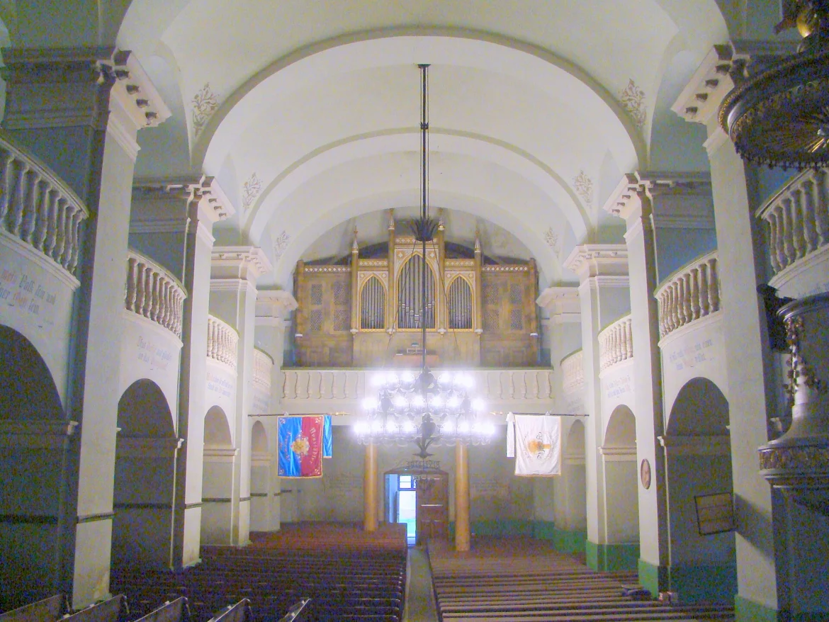 Innenraum der evangelischen Kirche in Großau