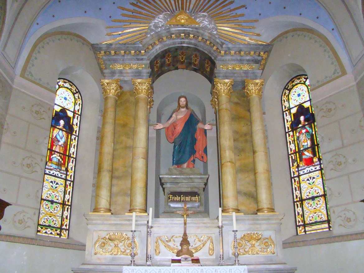 Die evangelische Kirche in Großau von außen
