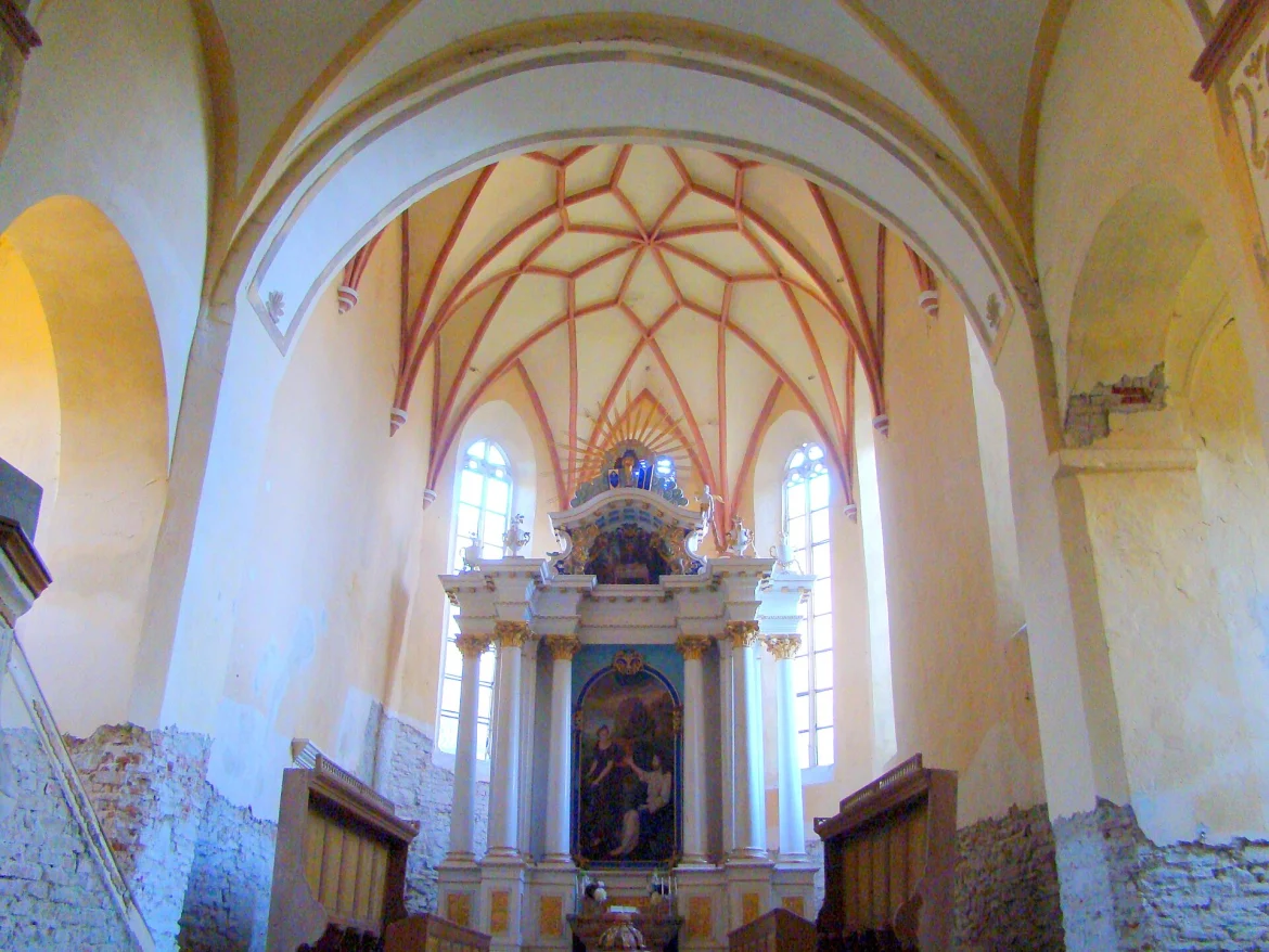 Innenraum der evangelischen Kirche in Großkopisch