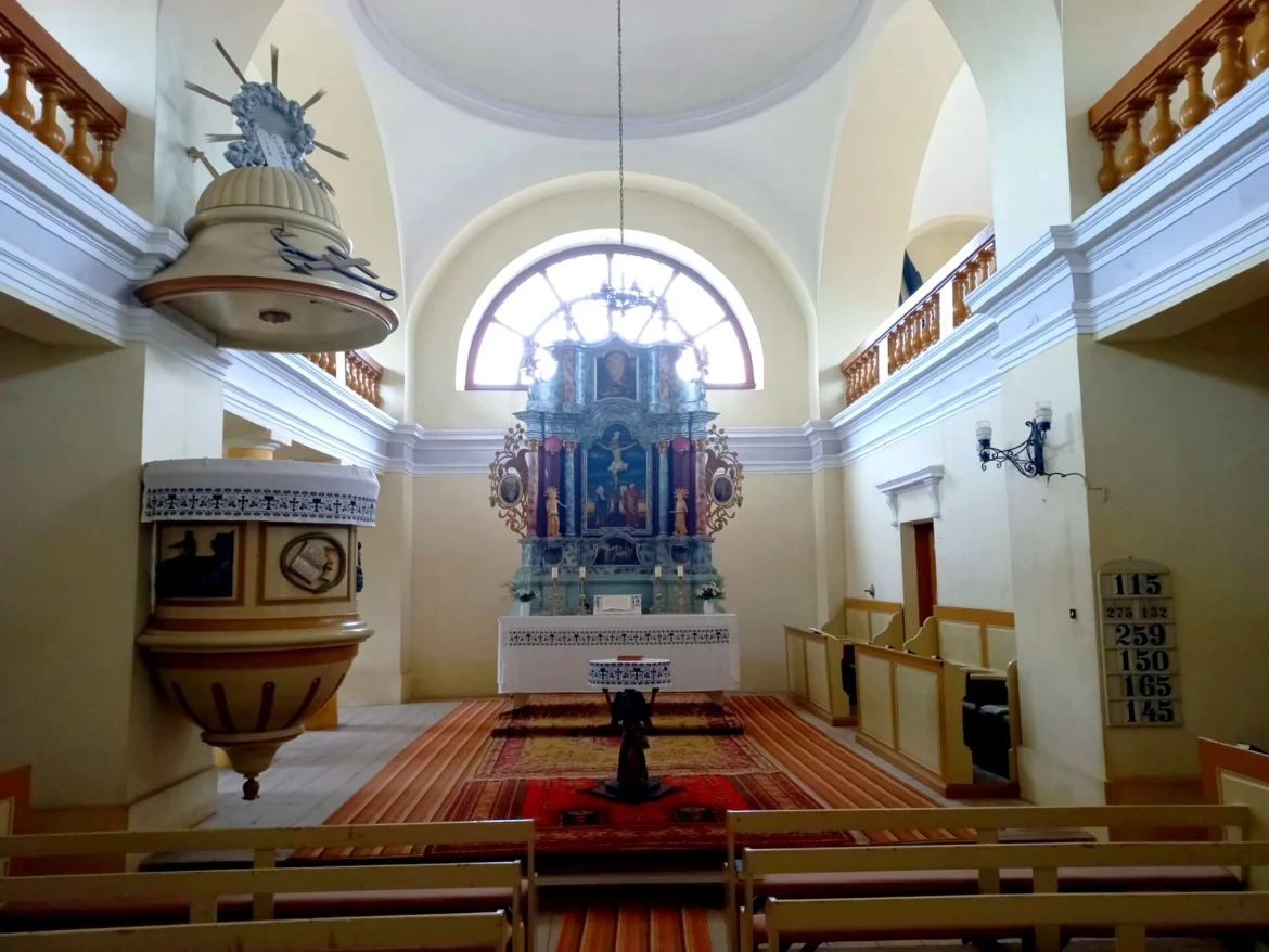 Die evangelische Kirche in Großpold von außen