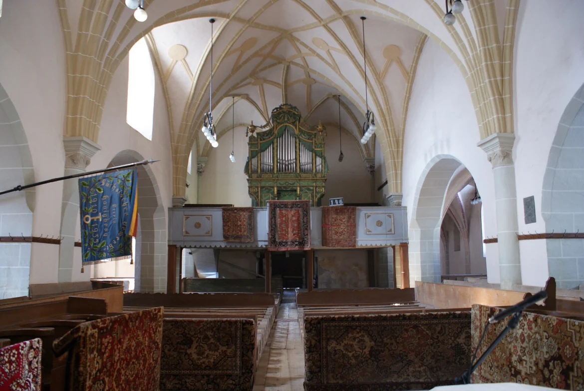 Innenraum der evangelischen Kirche in Honigberg