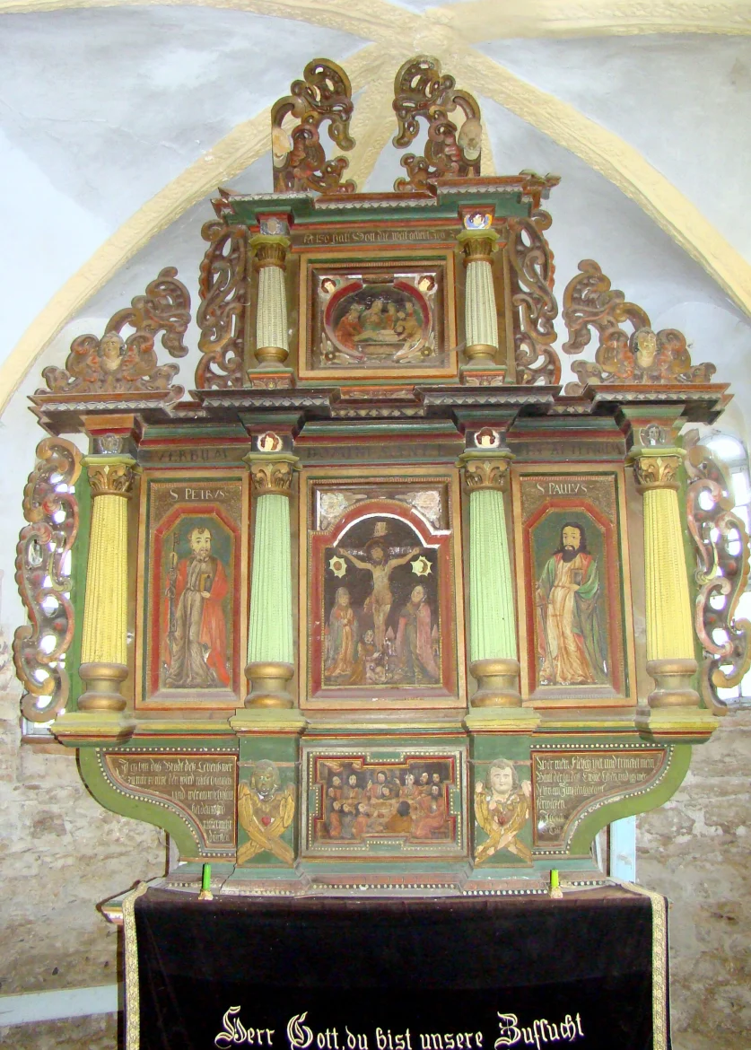 Innenraum der evangelischen Kirche in Irmesch
