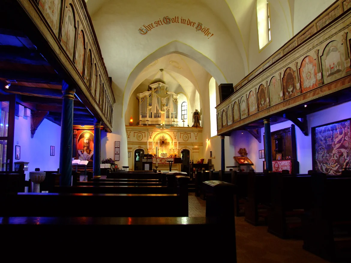 Innenraum der evangelischen Kirche in Jakobsdorf
