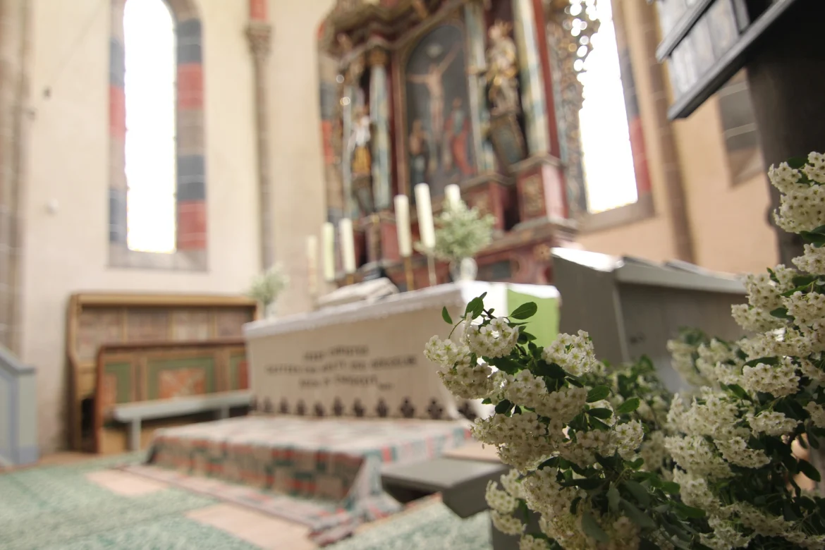 Innenraum der evangelischen Kirche in Kerz