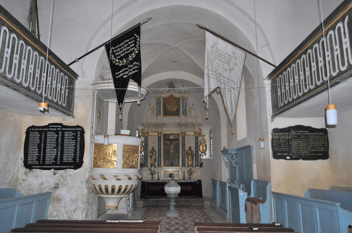 Innenraum der evangelischen Kirche in Kirchberg
