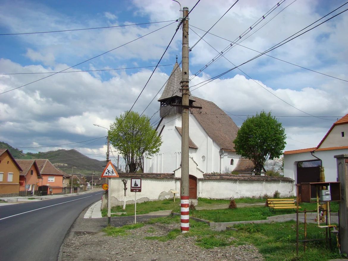 Die evangelische Kirche in Kleinkopisch von außen