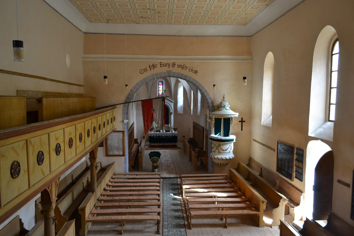 Die evangelische Kirche in Kleinschenk von außen