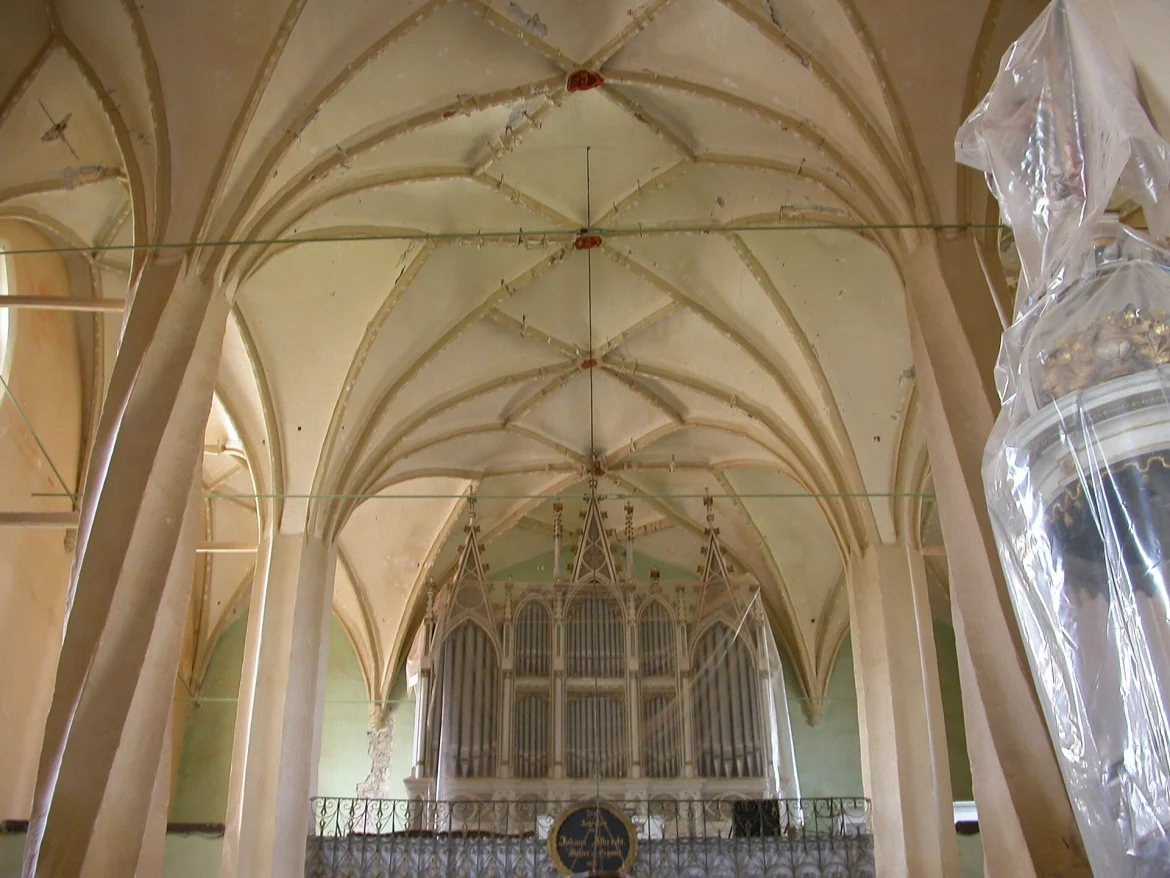 Innenraum der evangelischen Kirche in Meschen