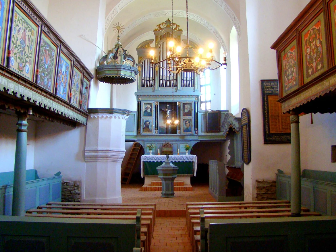 Innenraum der evangelischen Kirche in Meschendorf