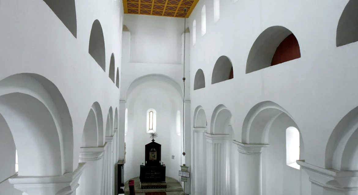 Innenraum der evangelischen Kirche in Mönchsdorf