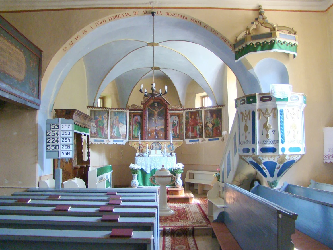 Innenraum der evangelischen Kirche in Neudorf bei Hermannstadt