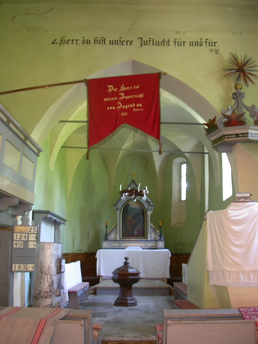 Innenraum der evangelischen Kirche in Neudorf bei Schäßburg