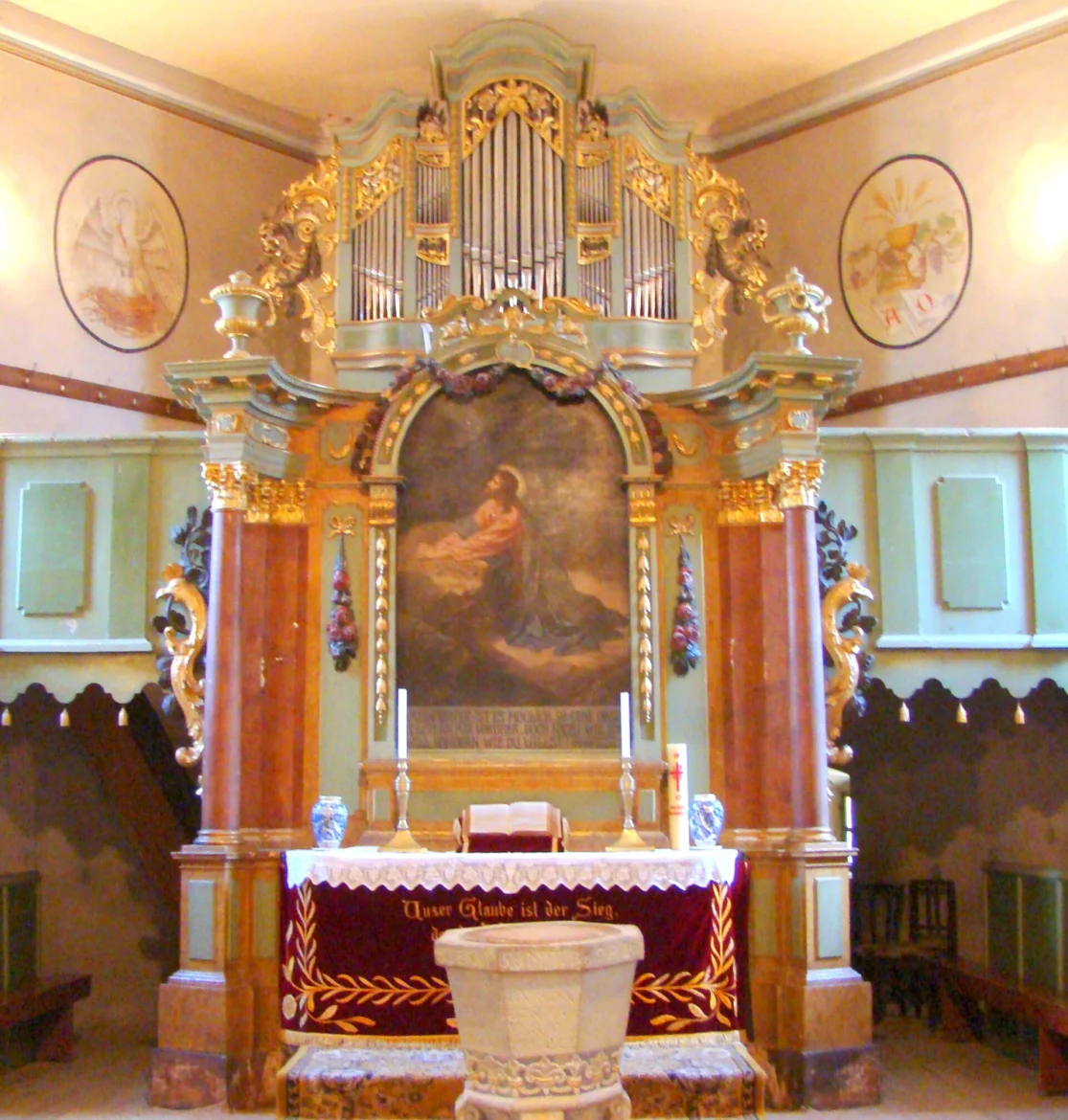 Innenraum der evangelischen Kirche in Nußbach