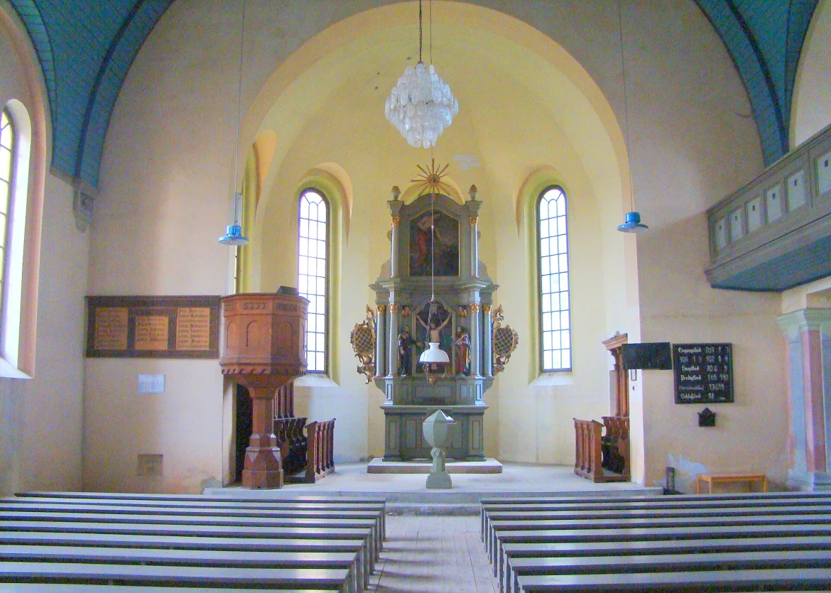 Innenraum der evangelischen Kirche in Peschendorf