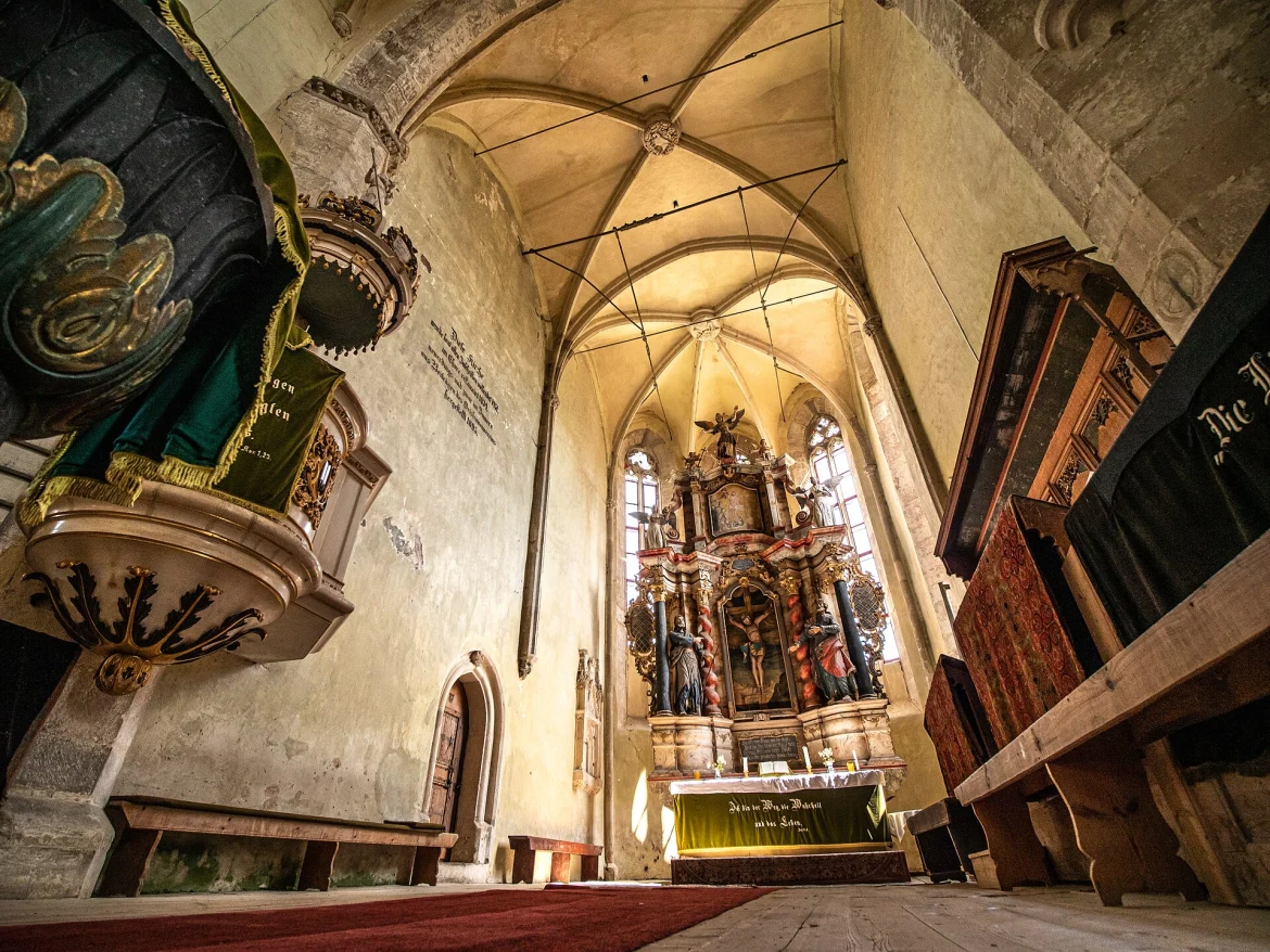 Innenraum der evangelischen Kirche in Reichesdorf