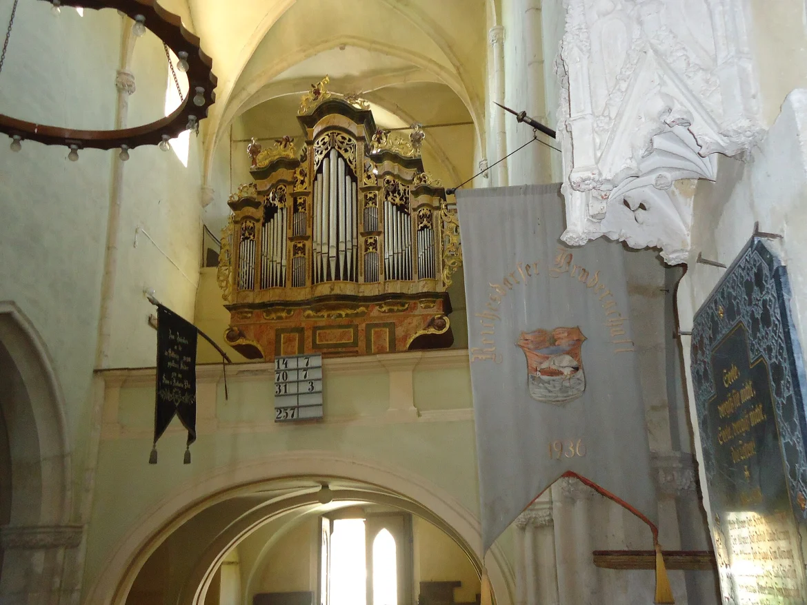 Die evangelische Kirche in Reichesdorf von außen