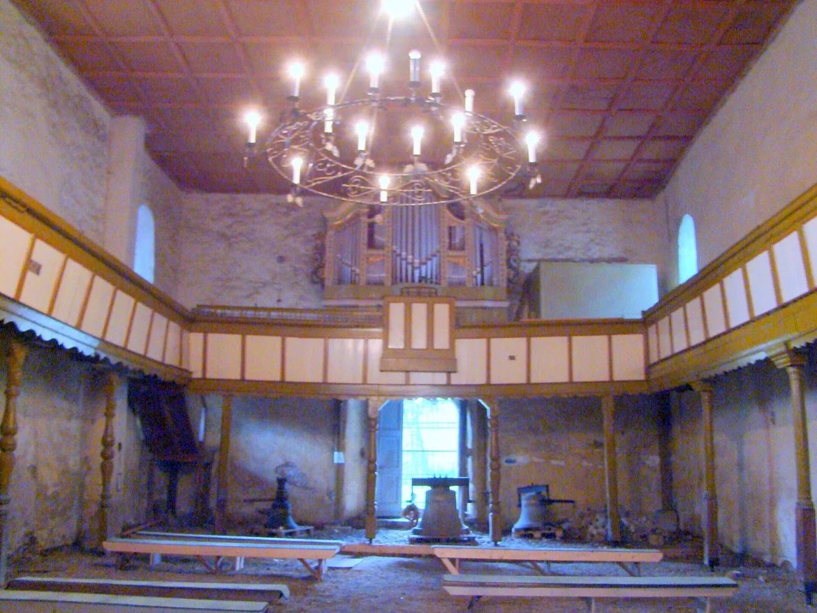 Innenraum der evangelischen Kirche in Reps