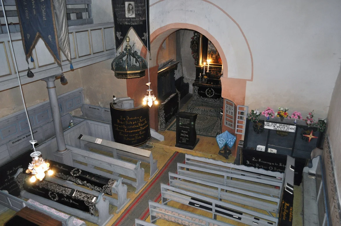 Innenraum der evangelischen Kirche in Reußdörfchen