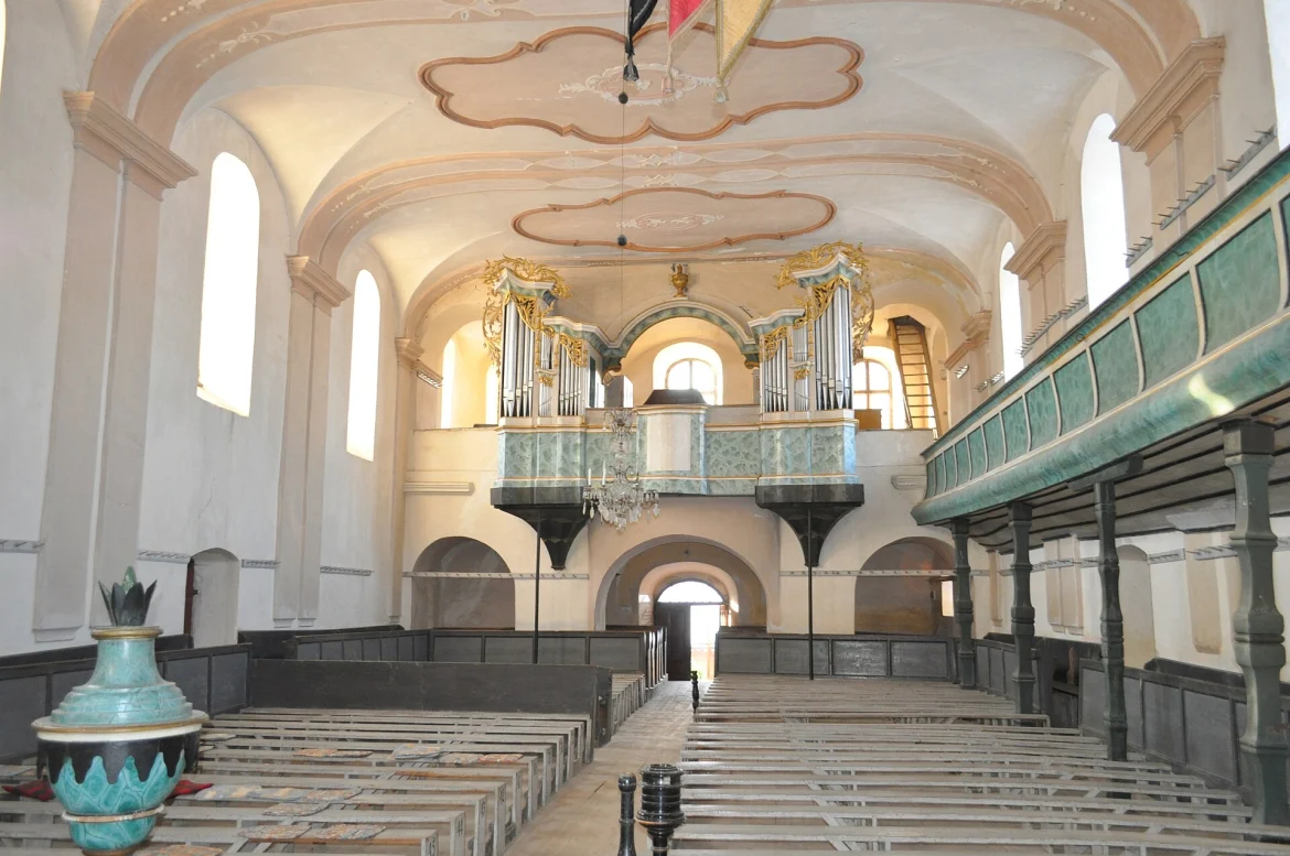 Innenraum der evangelischen Kirche in Rode