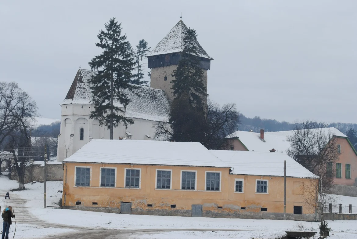 Die evangelische Kirche in Roseln von außen