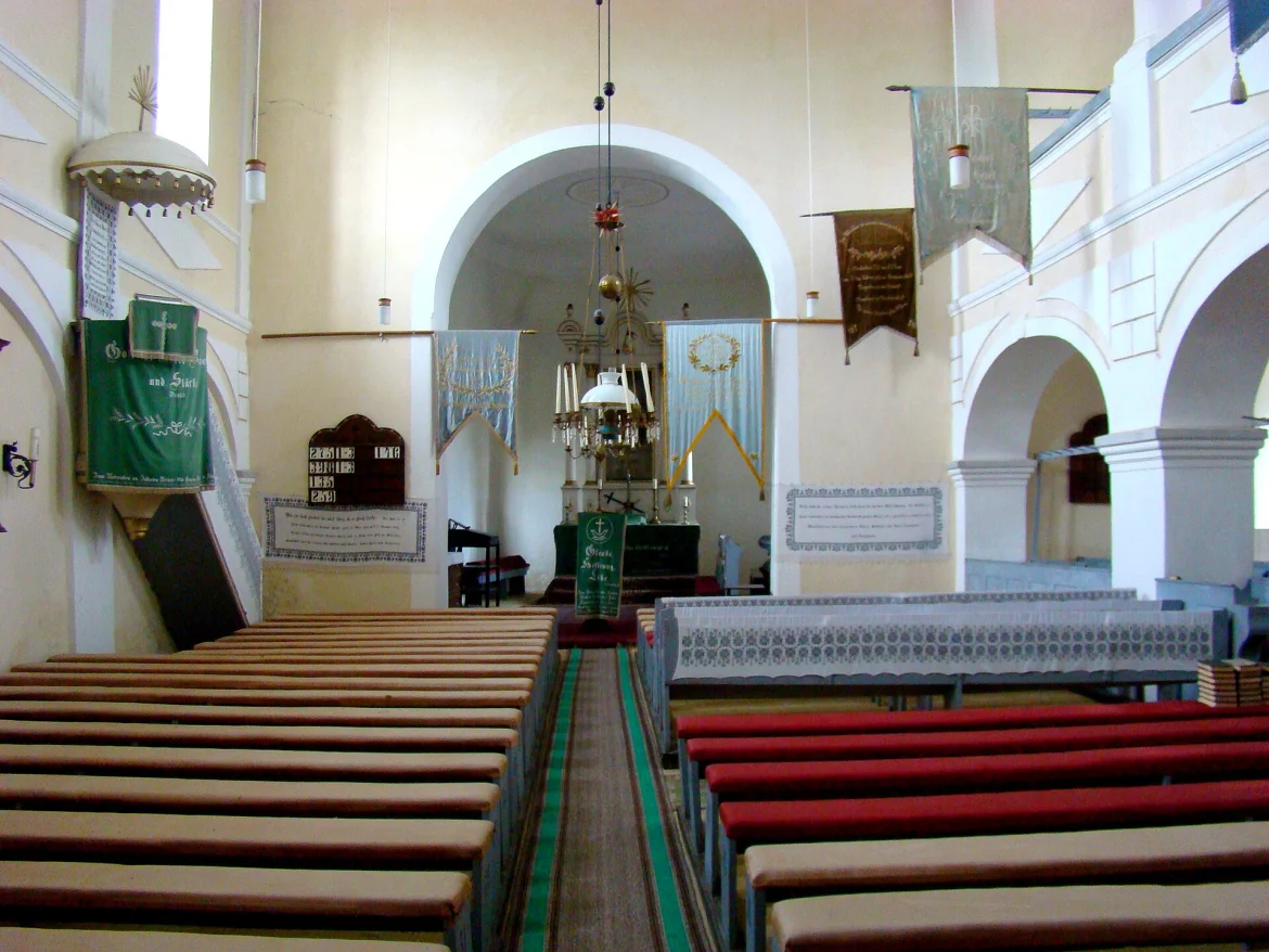 Innenraum der evangelischen Kirche in Schönau