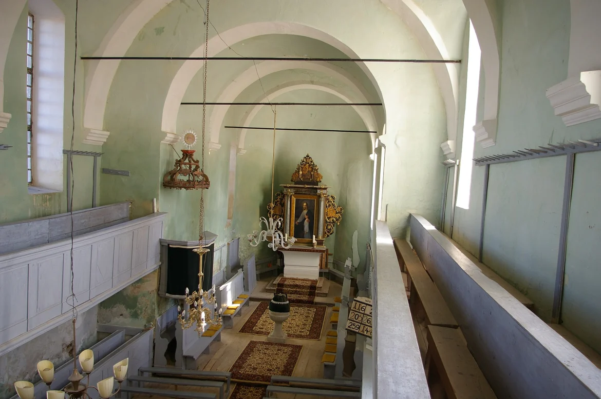 Innenraum der evangelischen Kirche in Seligstadt