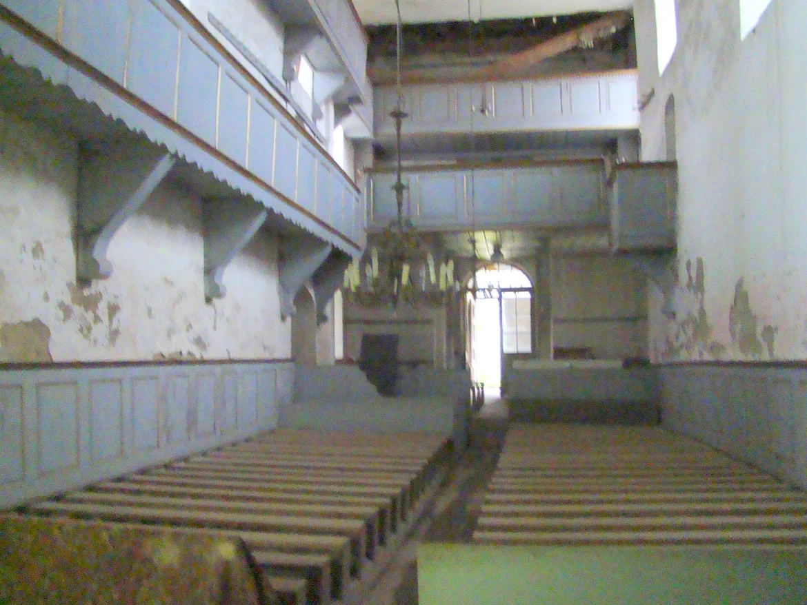 Innenraum der evangelischen Kirche in Streitfort