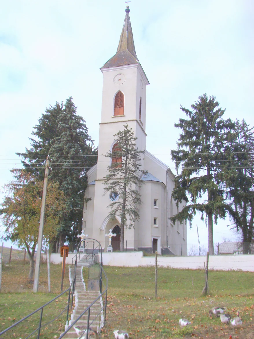 Die evangelische Kirche in Weißkirch bei Bistritz von außen
