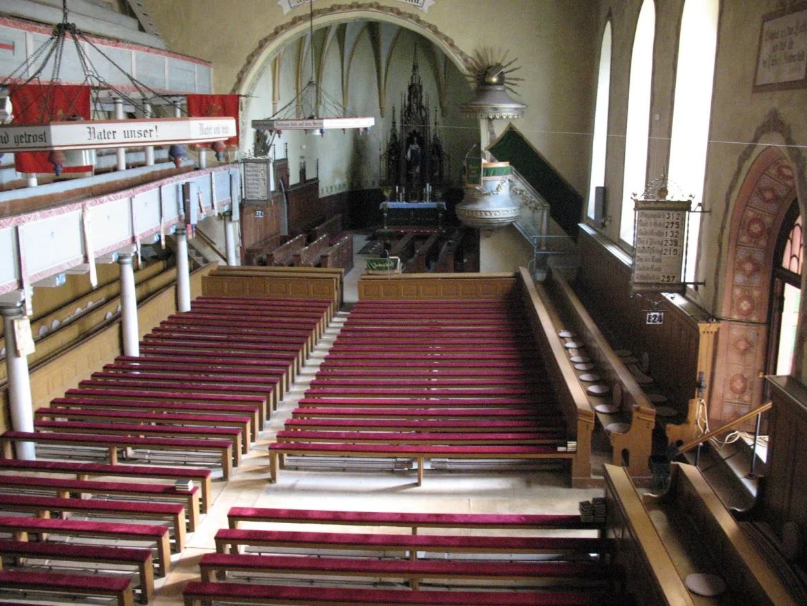 Innenraum der evangelischen Kirche in Zeiden