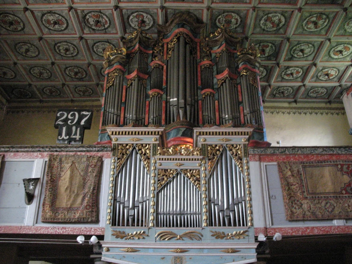Die evangelische Kirche in Zeiden von außen