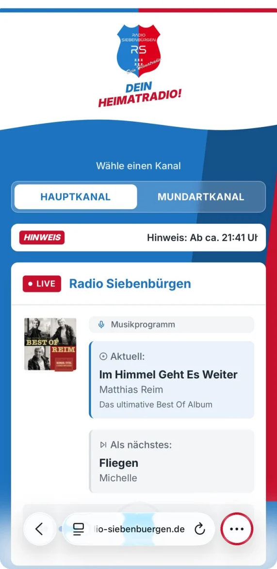 Safari auf dem iPhone mit geöffneter Web-App, der Knopf mit drei Punkten unten rechts ist markiert